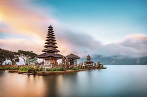 Fototapeta na Flizelinie MS-5-1165 Ulun Danu Beratan 375 x 250 cm